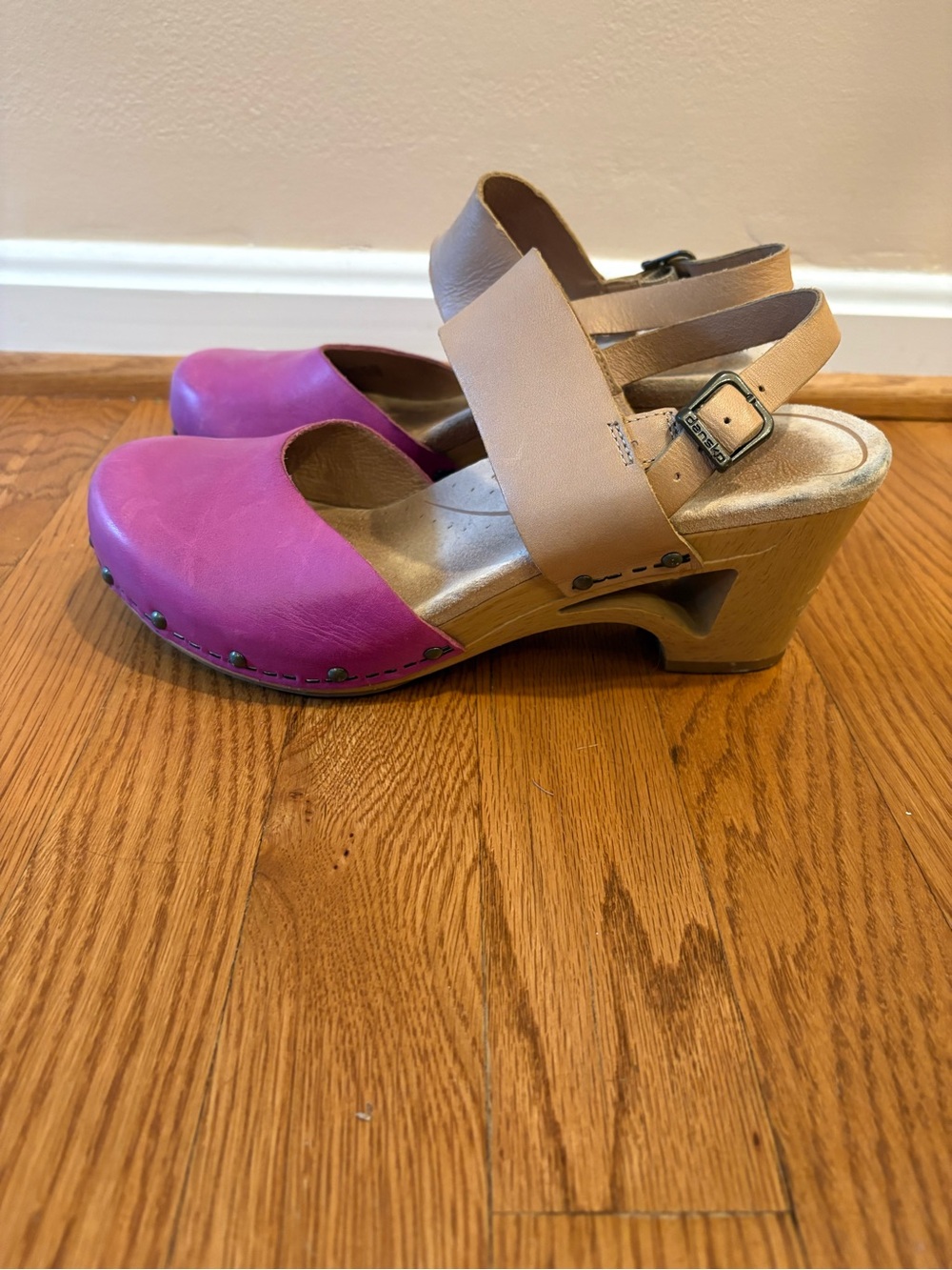 Dansko Women's Two-Tone Pink and Tan Slingback Clog - Picture 2 of 5